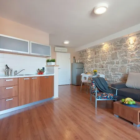 Διαμέρισμα Ivanov Poljana (Ugljan)